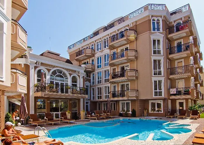 מלון דירות Dawn Park Complex 4*