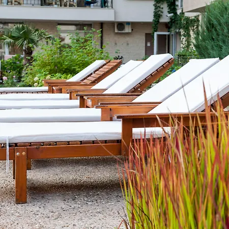 Dawn Park Complex מלון דירות 4*