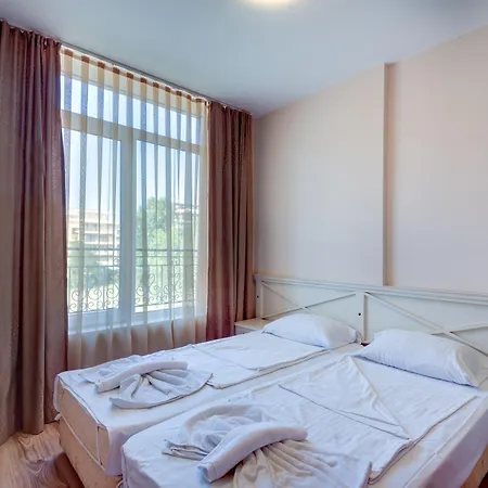 Dawn Park Complex מלון דירות 4*