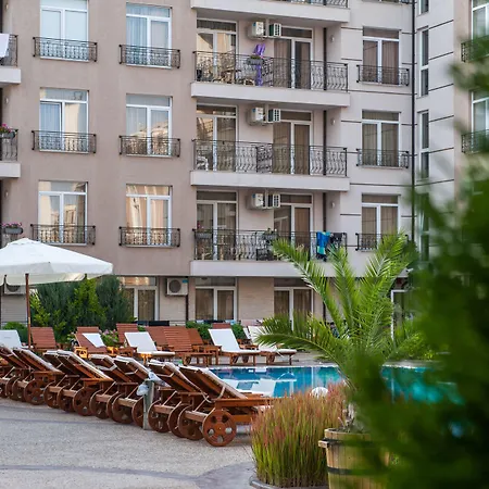 Dawn Park Complex מלון דירות 4*