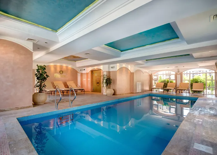 Dawn Park Complex Aparthotel 4*