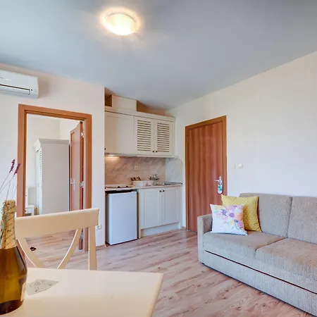 Dawn Park Complex Апарт-отель Солнечный берег