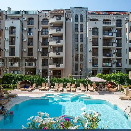 Dawn Park Complex 3* Napospart