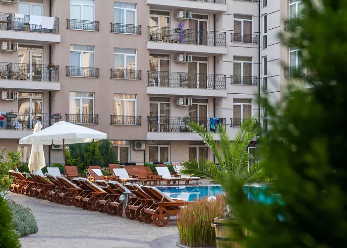 Dawn Park Complex Apartmanhotel 4*