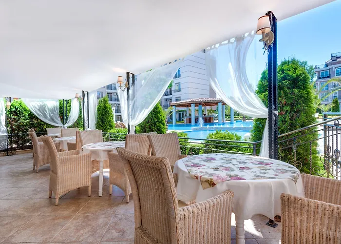 Dawn Park Complex Apartmanhotel 4*